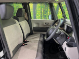 運転席シート廻りは使用感も少なく、良好な状態となっています。丁寧に使われていたことがよくわかりますね。