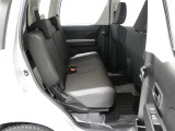 ゆとりある広々とした車内空間は、ドライブを始め買い物やレジャーなど、幅広く活躍します。一人でもみんなとでもお出かけを楽しみましょう!