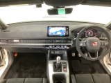 【前方視界】開放的な前方視界!運転がしやすく疲れにくいです♪窓が大きく、見通しがとっても良いおクルマですよ♪