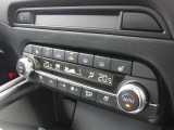 ステアリングヒーター・運転席&助手席&リアシートヒーター・運転席&助手席ベンチレーション・フルオートエアコン!