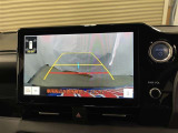バックモニターつきですから車庫入れもラクになりますね。とても便利でうれしい安全装備です(^^♪