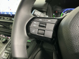 ステアリングにオーディオ操作スイッチが付いています。オーディオ画面に直接タッチしなくても操作が出来ますので、運転に集中できます。