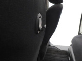 当店には悪天候でもゆっくりとお車をご覧いただくことができる大型の屋根がございますので、雨天時でもご安心してご来店ください。