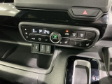 フロント両席にはシートヒーターが付いています!寒い日に便利な装備ですね。