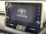 【メーカー純正ナビ】インテリアに溶け込むスタイリッシュな「専用設計」メーカーナビを装備♪視認性や操作性など基本性能にも優れ、より上質なカーライフをお楽しみいただけます。