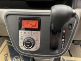 オートエアコン♪お好みの温度に設定するだけで車内を快適空間にしてくれますよ♪