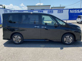 セレナ 1.4 e-4ORCE ハイウェイスターV 4WD 
