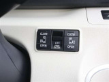 電動スライドドア!スライドドアが電動開閉するので、狭い駐車スペースなどでの乗り降りに便利です^^