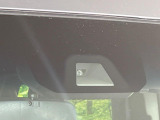 【ホンダセンシング】走行中に前方の車両等を認識し、衝突しそうな時は警報とブレーキで衝突回避と被害軽減をアシスト。より安全にドライブをお楽しみいただけます。
