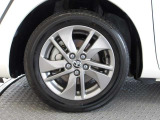 純正15インチアルミ!タイヤサイズは185/60R15です