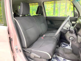 運転席まわりには十分なスペースがあり、大柄な方でもゆったり運転していただける環境です。