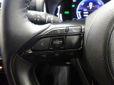 ステアリングスイッチ左側 メーター操作スイッチ、オーディオスイッチ、電話スイッチ、トークスイッチ。 前方から目を離すことなく操作できます!