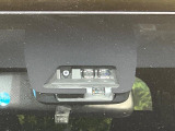 【トヨタセーフティセンス】走行中に前方の車両等を認識し、衝突しそうな時は警報とブレーキで衝突回避と被害軽減をアシスト。より安全にドライブをお楽しみいただけます。