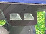 【スマートアシスト】走行中に前方の車両等を認識し、衝突しそうな時は警報とブレーキで衝突回避と被害軽減をアシスト。より安全にドライブをお楽しみいただけます。