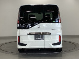 プライバシーガラスが装備されています。外を見るときには気にならずに、後方車両からは車内が見えにくい設計です。