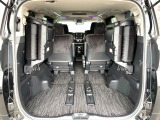 普段のお買い物や通勤、送迎等に十分な荷室スペースを確保しております。セカンドシートを倒すと、大きな荷物の積載も可能です♪