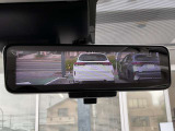 【インテリジェントルームミラー】車両後方のカメラ映像がミラー(液晶画面)に写るので、後席の人や荷物が写りこみません。夜間や悪天候でも視界が良好です♪