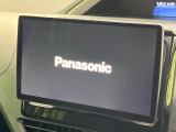 【10型ナビゲーション】目的地までしっかり案内してくれる使いやすいナビ。Bluetooth接続すればお持ちのスマホやMP3プレイヤーの音楽を再生可能!毎日の運転がさらに楽しくなります!!