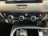 運転席/助手席シートヒーターで寒い日もすぐに温かくなり快適に過ごせます。3段階の温度調整が可能です