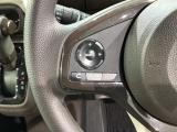 ステアリングにオーディオ操作スイッチが付いています。オーディオ画面に直接タッチしなくても操作が出来ますので、運転に集中できます。