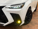 【三眼LEDヘッドライト】スタイリッシュな見た目の三眼LEDヘッドライトを装備♪スタイルだけでなく、夜間の走行も視界良好で安心してお乗りいただけます。