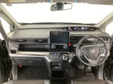 【前方視界】開放的な前方視界!運転がしやすく疲れにくいです♪窓が大きく、見通しがとっても良いおクルマですよ♪