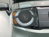 LEDヘッドライトは、点灯の瞬間から最大光量を発揮し、突然暗くなるトンネルなどでの安定感を高めます。