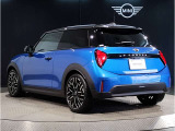 【ゴーカートフィーリング】入り組んだ細い街中でも何のストレスもなく走るMINIはまるでゴーカートに乗っているかのような乗り味で非常に特徴的で唯一無二です!!