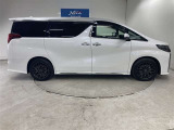 安心感のある力強い走り。静かな車内で家族とのおしゃべりが盛り上がります。