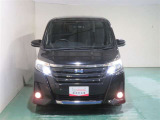 明度の高いLEDヘッドライトで、夜間の運転も安心です。