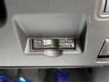 【ETC】有料道路を利用する際に料金所で停止することなく通過できる、ETC車載器(ノンストップ自動料金収受システム機器)が装備されています。セットアップを行うことで利用可能になります。