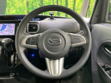 インテリアに合わせたデザインのステアリングは、運転される方のことも考え、運転しやすい形状、大きさです。是非一度、実際に触ってお確かめください。