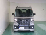 明度の高いLEDヘッドライトで、夜間の運転も安心です。