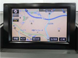 純正ナビを装備。タッチパネル式で使いやすく、お出かけもラクラクです。
