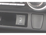 運転席と助手席にシートヒーターが付いています。