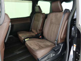 ゆとりある広々とした車内空間は、ドライブを始め買い物やレジャーなど、幅広く活躍します。一人でもみんなとでもお出かけを楽しみましょう!