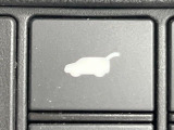 【パワーバックドア】スマートキーや運転席のボタンを押すだけでリアゲートが自動で開閉します!荷物を持っている時や、高い位置にあるバックドアを閉める際に便利な機能です♪