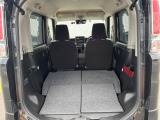 普段のお買い物や通勤、送迎等に十分な荷室スペースを確保しております。セカンドシートを倒すと、大きな荷物の積載も可能です♪