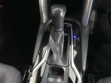 電動パーキングブレーキを搭載。スイッチ操作でパーキングブレーキを作動・解除することが可能ですので、操作の力が不要ですよ♪