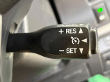 【クルーズコントロール】高速道路もラクラク走行。アクセルを離しても一定速度で走行ができ、長距離運転時の負担を軽減!加速・減速も簡単なスイッチ操作で調整できます。