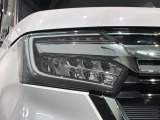 LEDヘッドライトは、点灯の瞬間から最大光量を発揮し、突然暗くなるトンネルなどでの安定感を高めます。