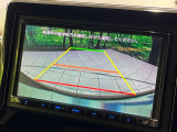 【バックカメラ】駐車時に後方がリアルタイム映像で確認できます。大型商業施設や立体駐車場での駐車時や、夜間のバック時に大活躍!運転スキルに関わらず、今や必須となった装備のひとつです!