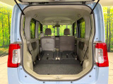 普段のお買い物や通勤、送迎等に十分な荷室スペースを確保しております。セカンドシートを倒すと、大きな荷物の積載も可能です♪