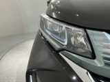 LEDヘッドライトは、点灯の瞬間から最大光量を発揮し、突然暗くなるトンネルなどでの安定感を高めます。