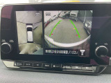 アラウンドビューモニターは、4方のカメラで真上から車を見たようにモニターで確認ができる日産の自慢の装備です。是非実際のクルマで体感してみてください。