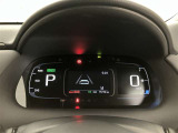 視認性の高いスピードメーターになっております。