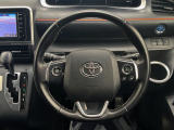 【純正革巻きステアリング】上質な革を使用することで、手にしっかり馴染みとても運転しやすいハンドルです♪