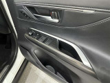 運転席のパワーシートはメモリー機能付き