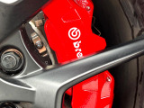 【ブレンボ製キャリパー】ハイパワー車両には強力なブレーキが必須!世界のスーパーカーにも採用されるイタリアの高級メーカー「ブレンボ」を装着!色鮮やかなキャリパーがスポーティな印象を引き立てます♪