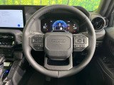 インテリアに合わせたデザインのステアリングは、運転される方のことも考え、運転しやすい形状、大きさです。是非一度、実際に触ってお確かめください。